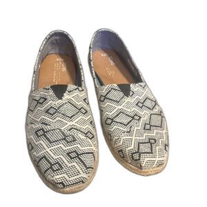 TOMS Black White Geometric Slip On Flats Women’s 9.5